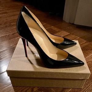 Christian Louboutin black patent leather pumps (Kate)